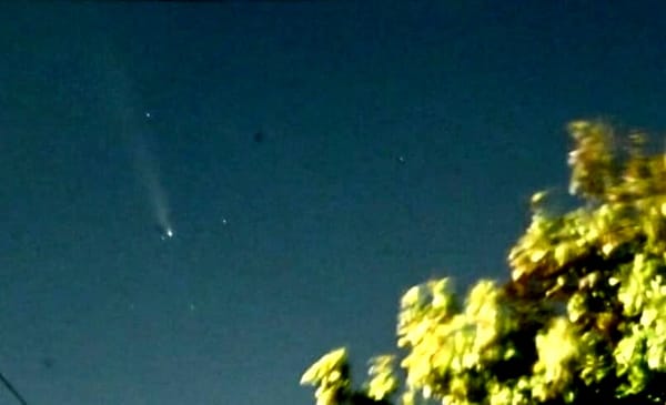 Rare visible comet brings out skygazers