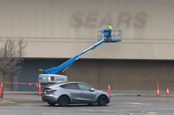 Glydways turning Sears into AV command center at Hilltop Mall