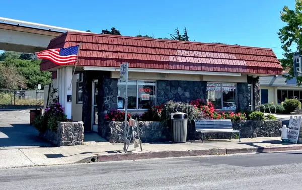On the Richmond Burger Trail: Red Onion under the BART tracks
